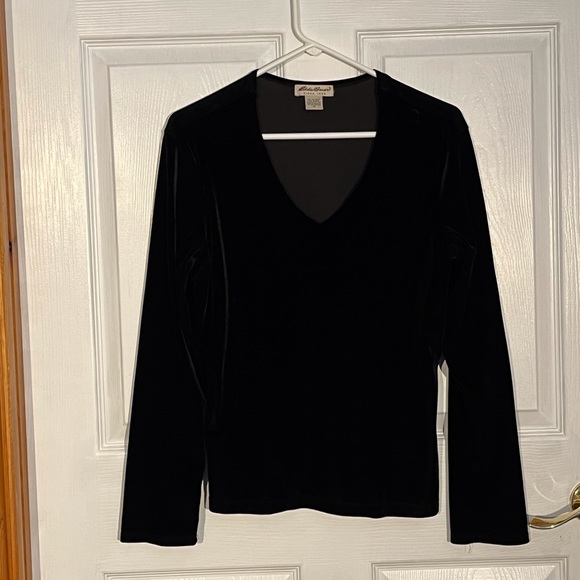 Eddie Bauer Velour Top. Black, size Medium. - Picture 4 of 7